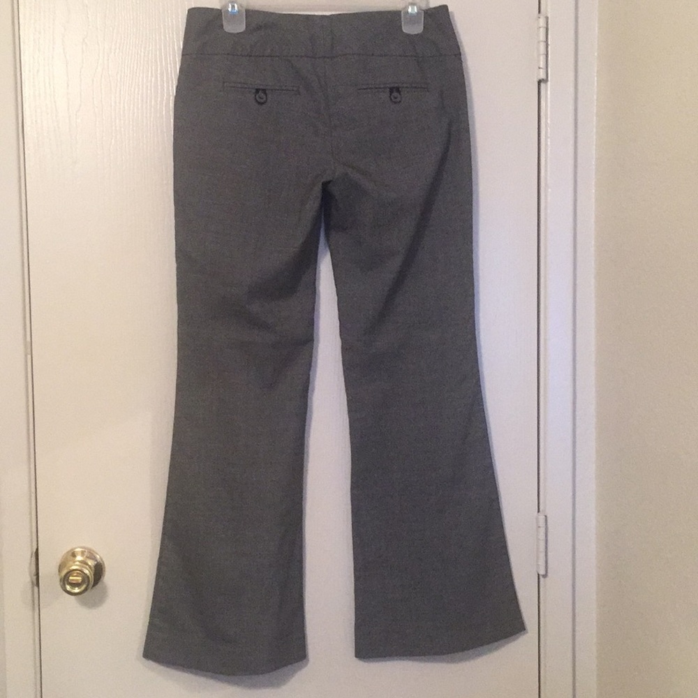 Guess - Picture 3 of 3
